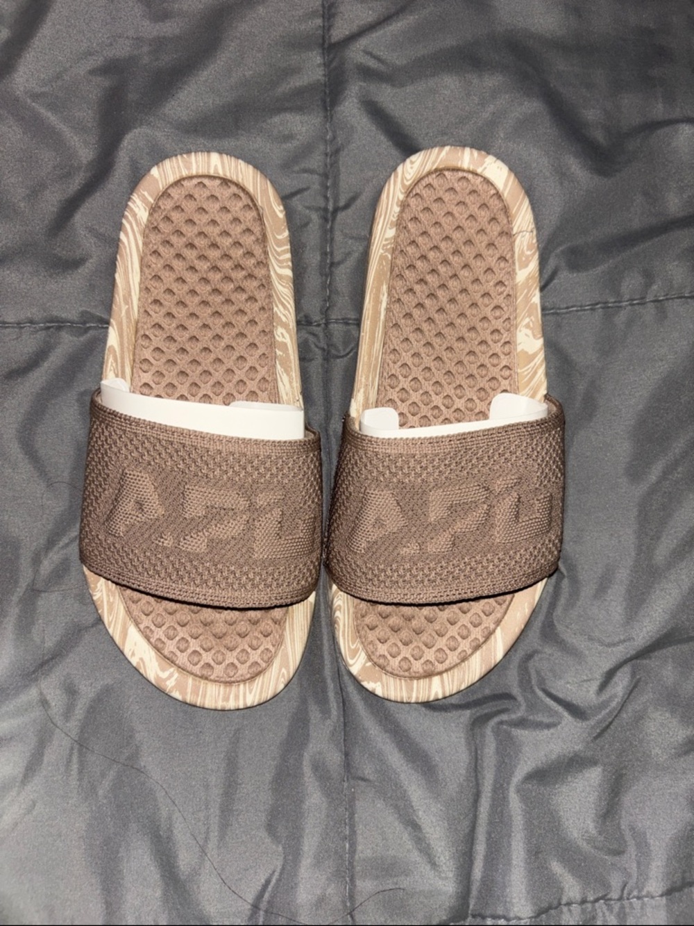APL BL Techloom slides almond/Pristine/Marble sz 6 w